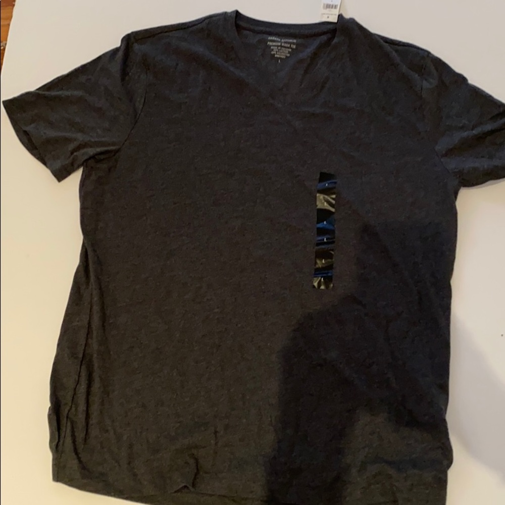 V-neck premium wash tee